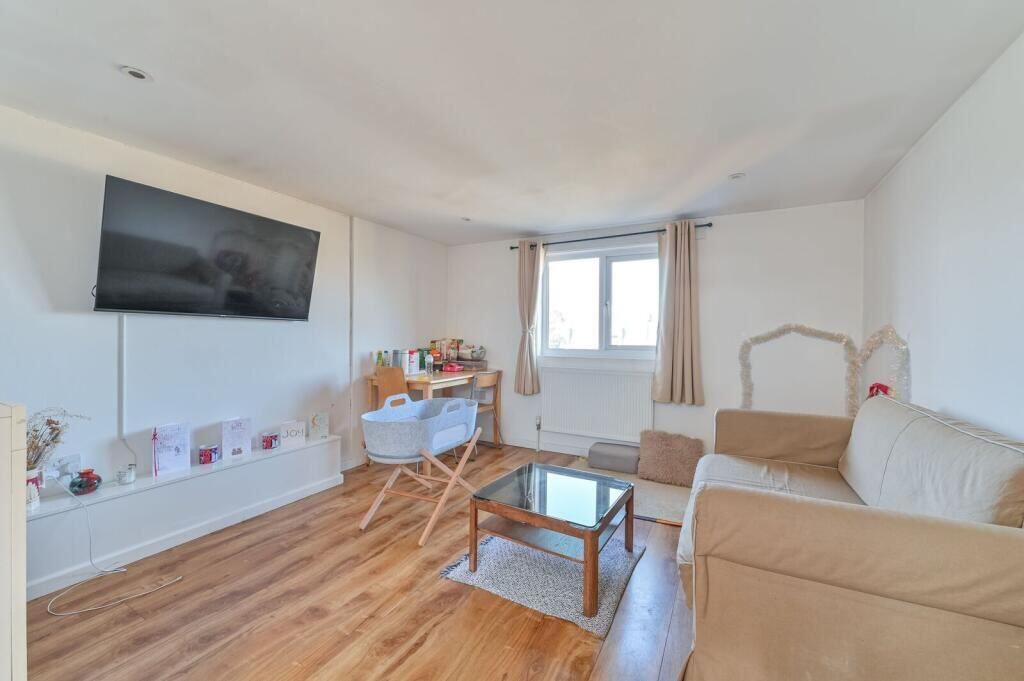 House in London - View 5