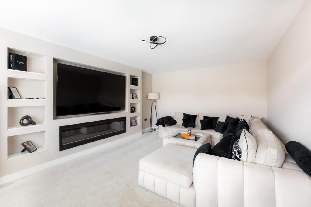 Patterdale Way, Brierley Hill, DY5 3XJ photo 3