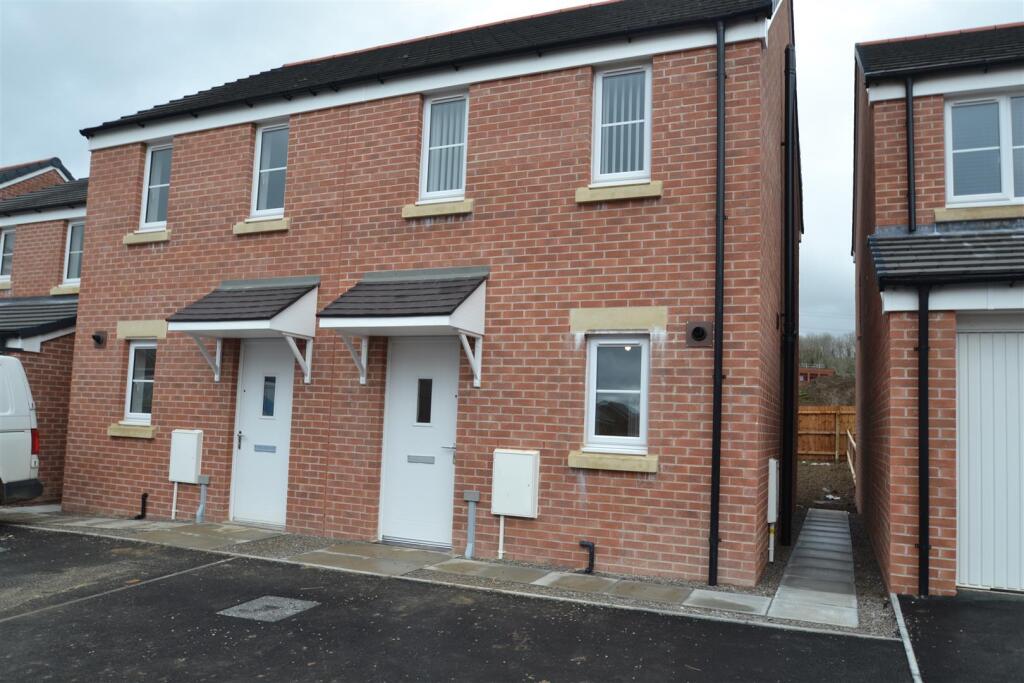 Main image of property: Maes Brynach, Brynmenyn, Bridgend County Borough, CF32 9PT