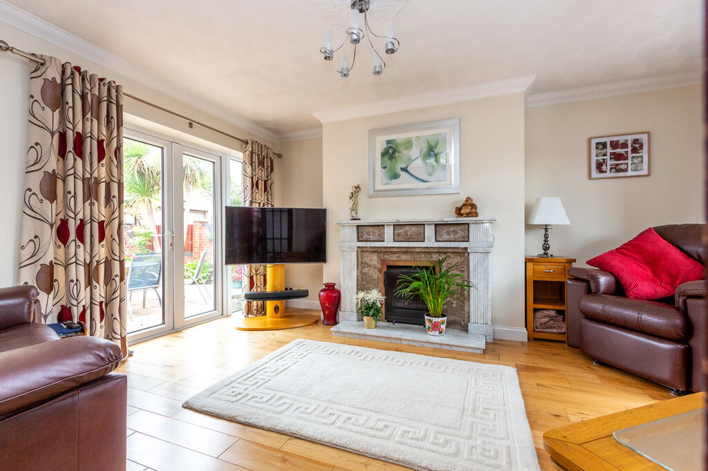 Woodland Road, Rushden photo 4