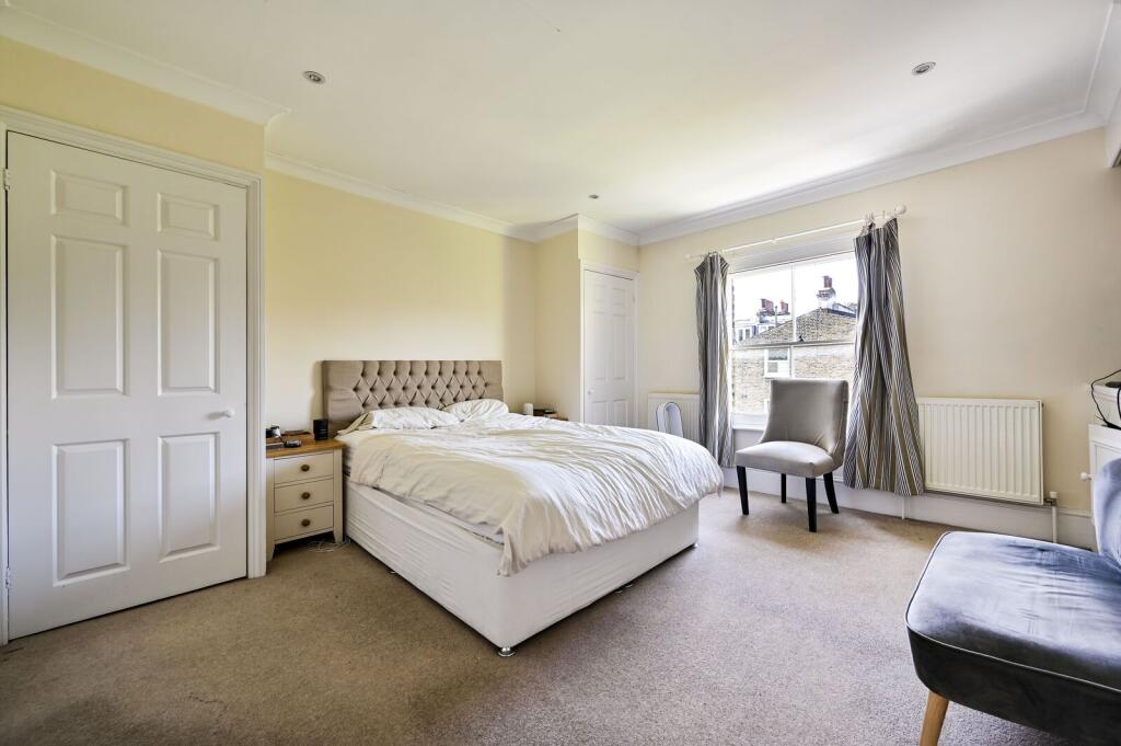 3 bedroom maisonette for rent