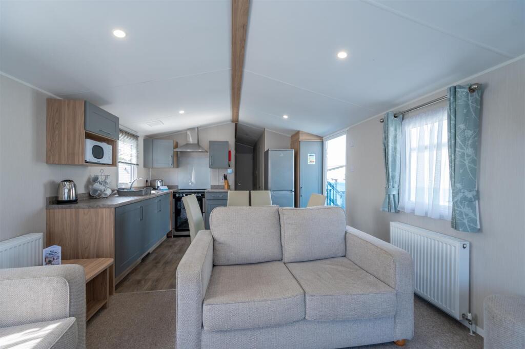 Havant Road, Hayling Island - More