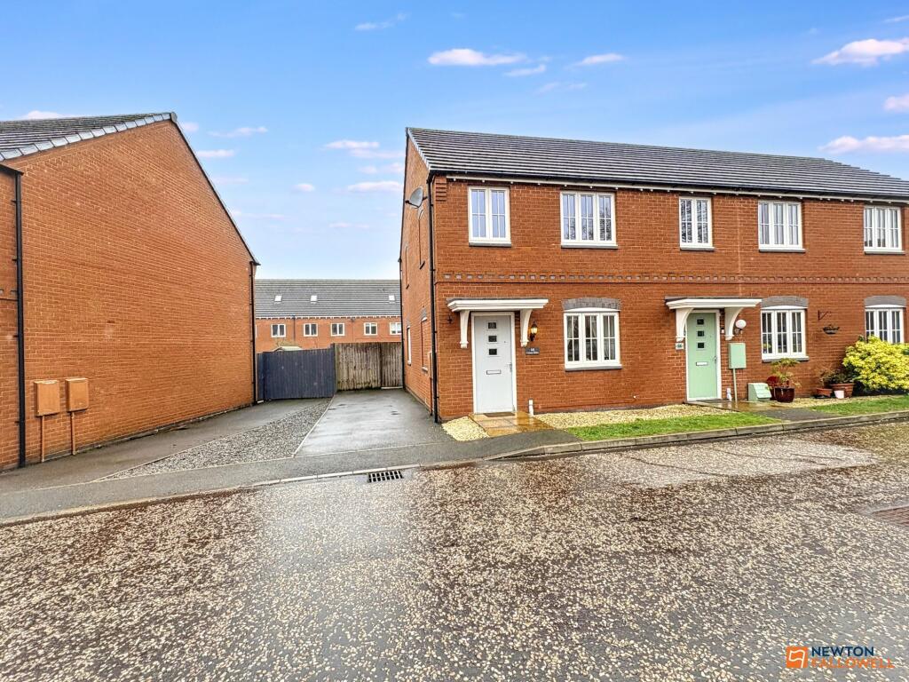 3-bed terraced on Coronet Drive, Ibstock, LE67, £240,000
