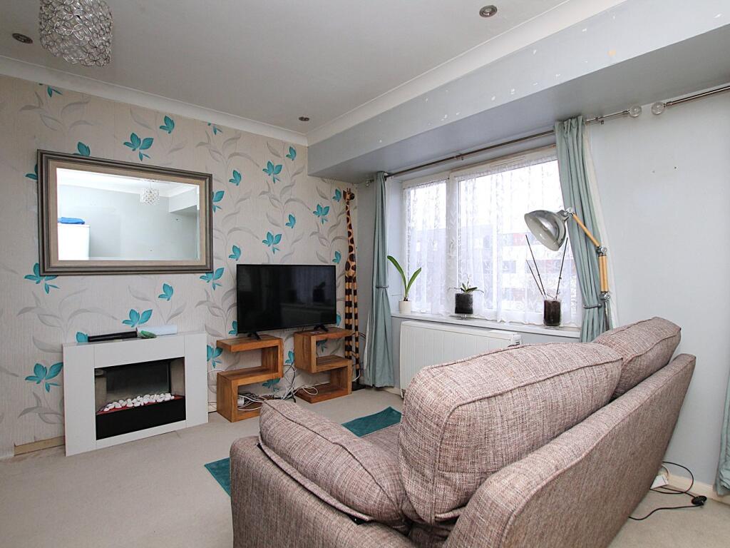 16 Madeira Road, Bournemouth, BH1 - View 2