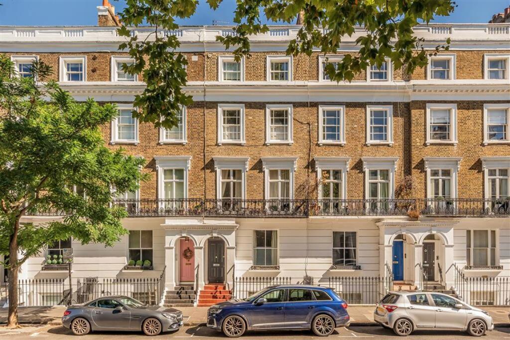 Main image of property: Oakley Street, Chelsea, SW3