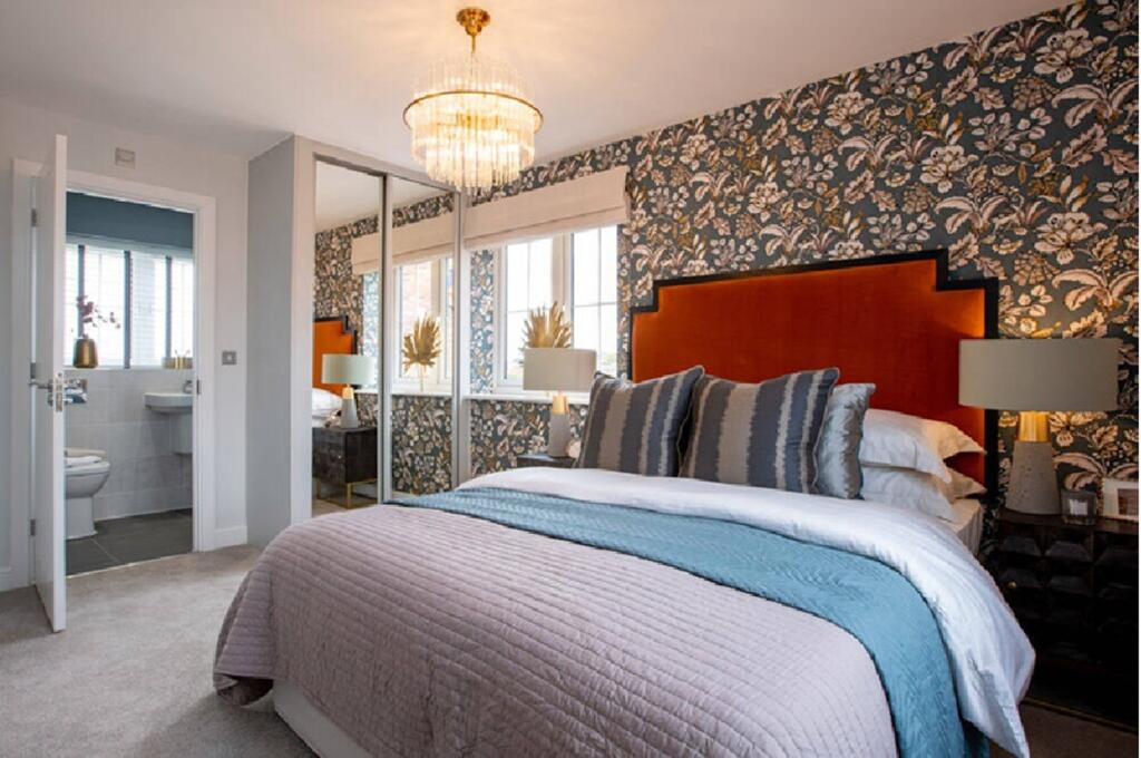 House in Northampton, Wellingborough - More