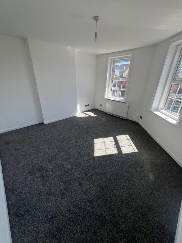 Apartment in Bournemouth, Moordown - View 4