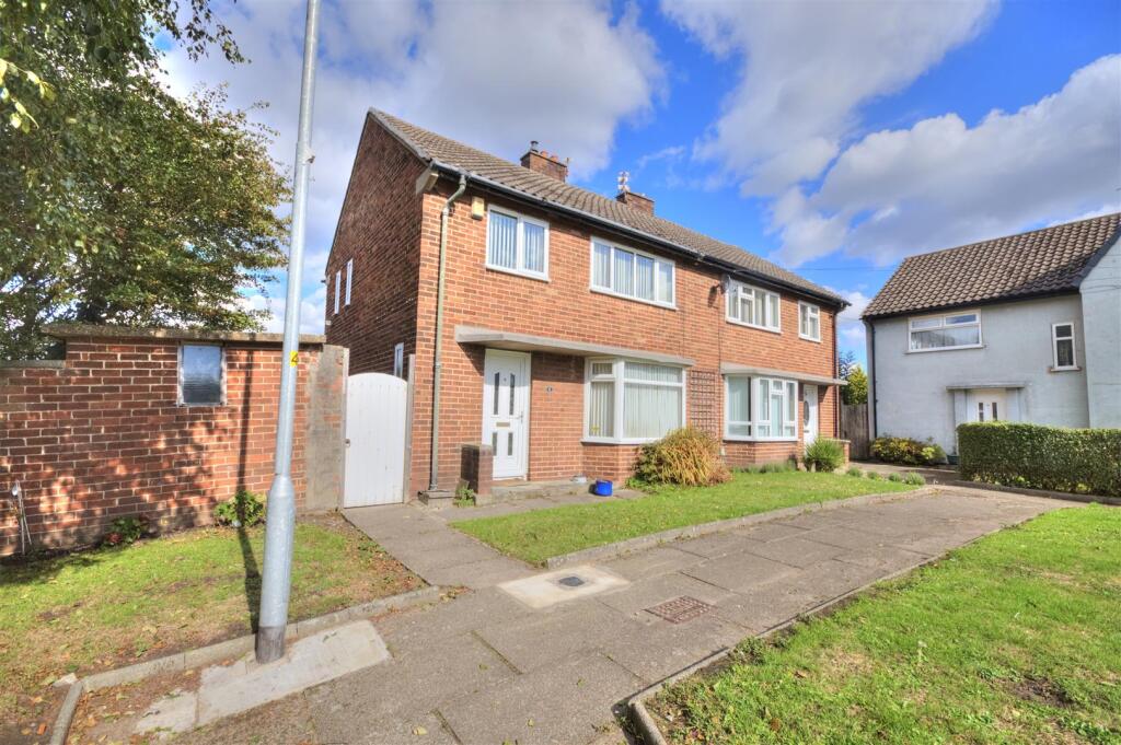 3-bed semi-detached on 7, Chester Close, £225,000
