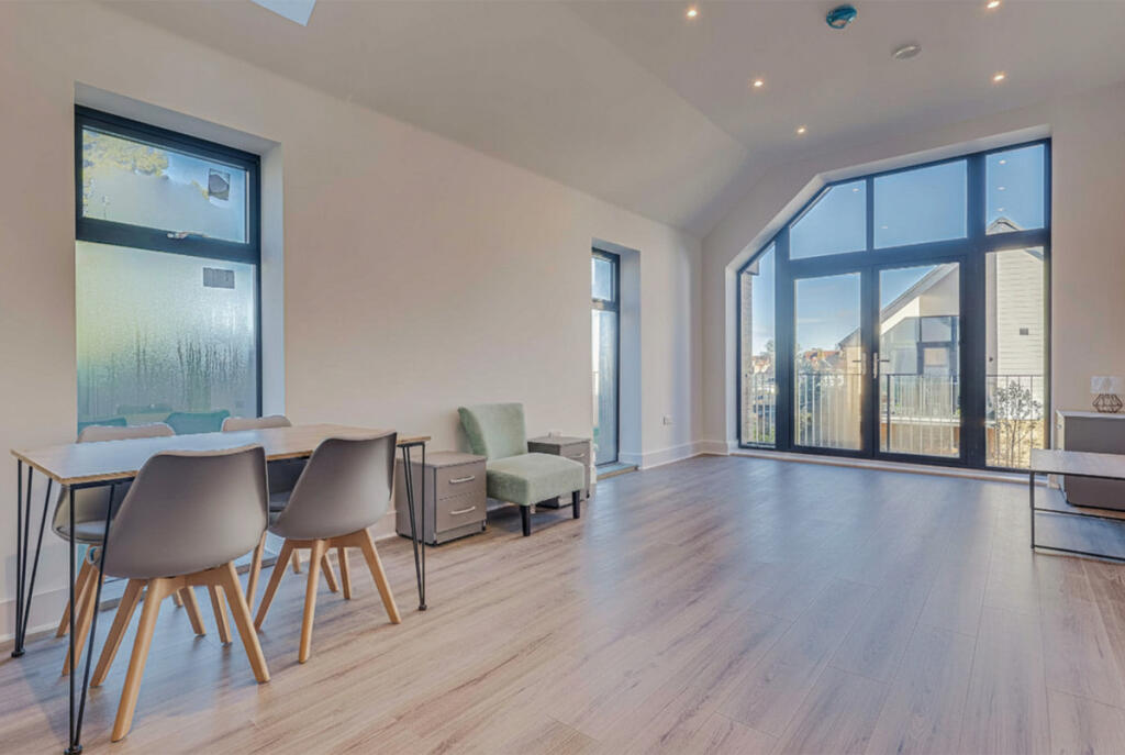 The Regency Apartments, Rayleigh, SS6 photo 2