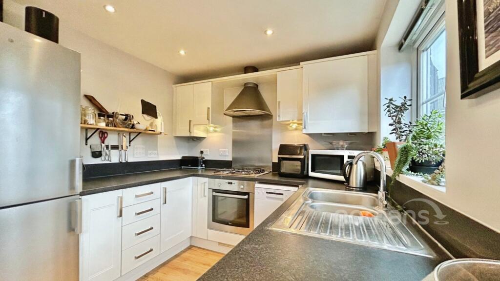 House in Basingstoke and Deane, Hampshire - View 3