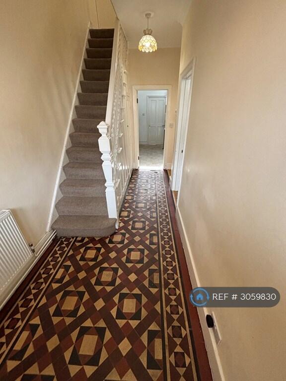 House in London, Upper Tooting, Furzedown - View 2