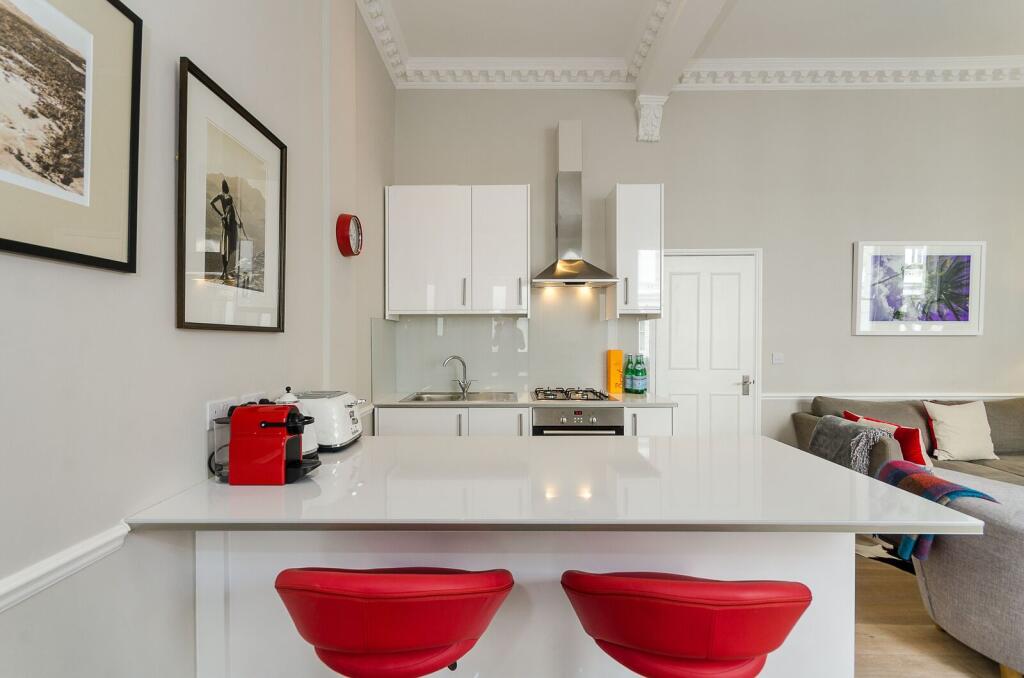 Apartment in London - View 5