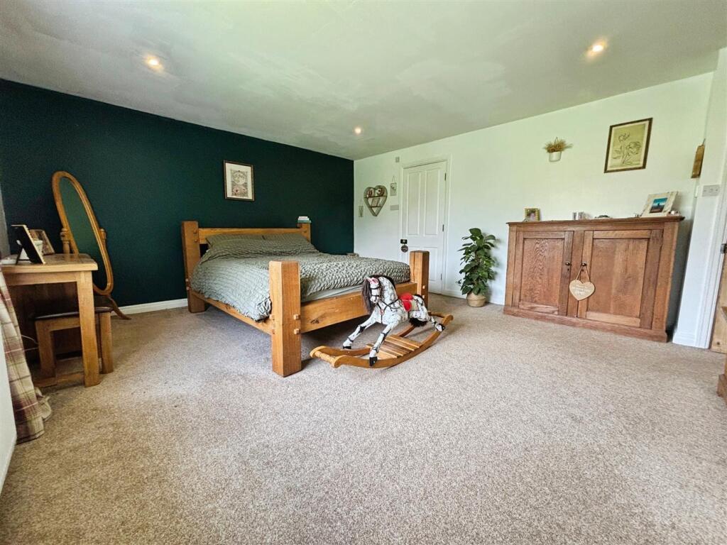 Additional image 13 of Moorwell Place, Bradford, BD2 2EX