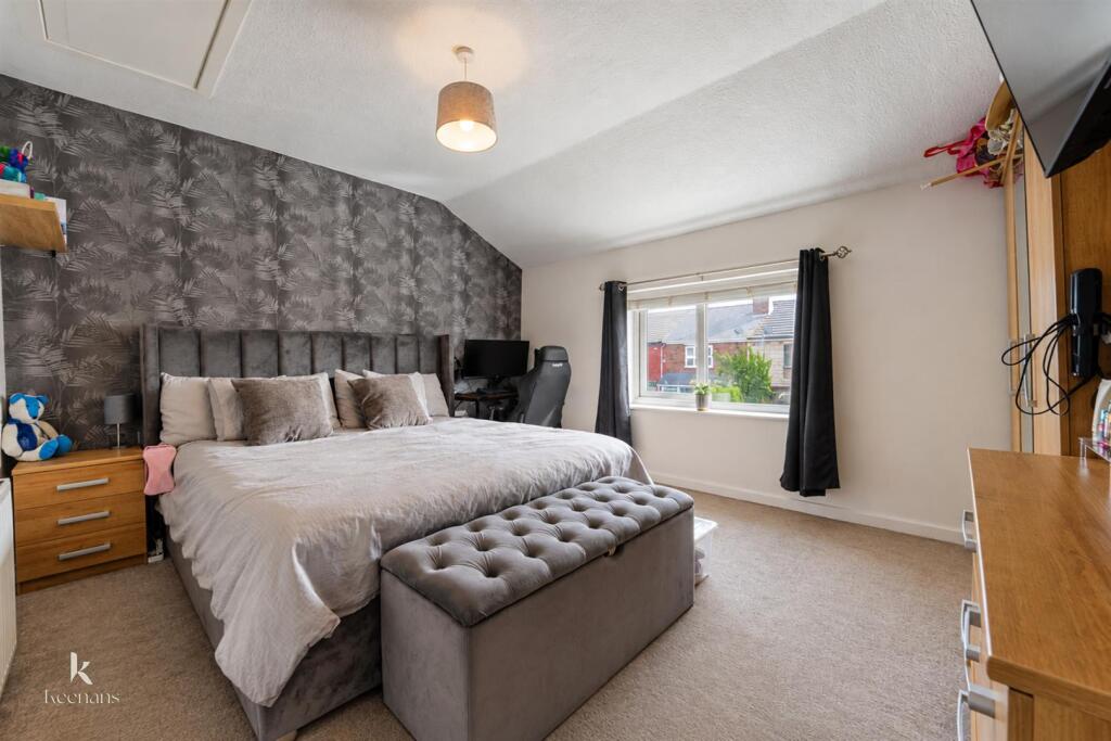 House in Oldham - View 5