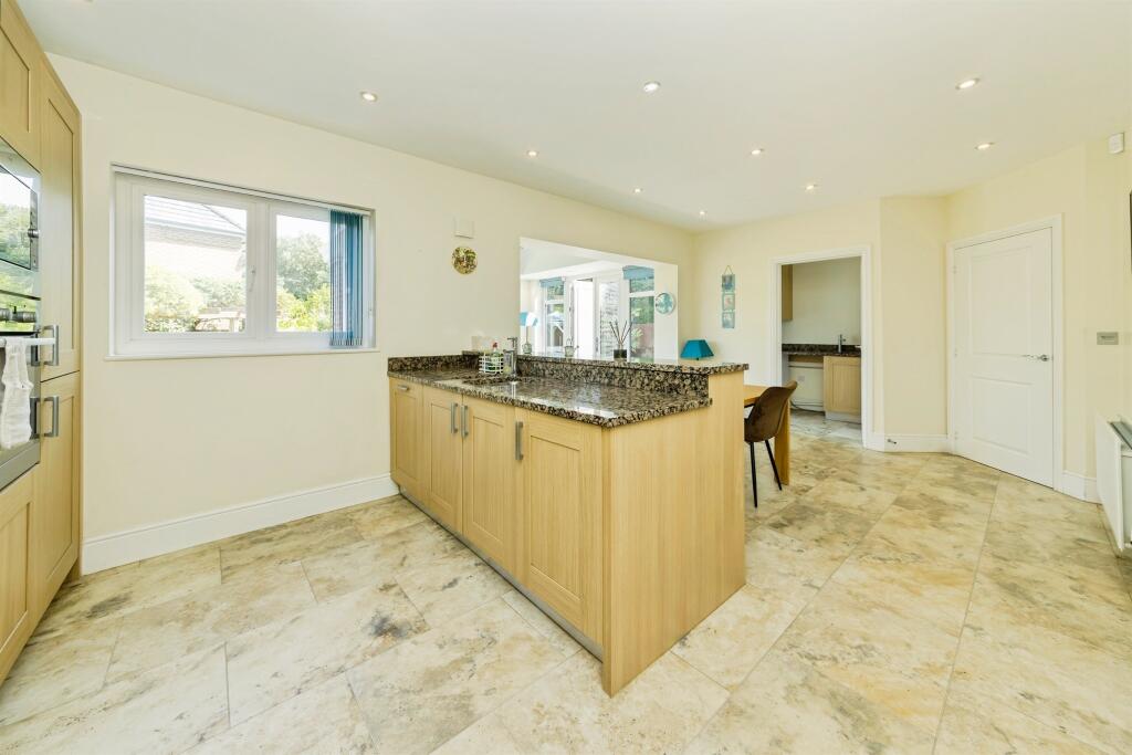 House in Mid Sussex, Kings Acre, Worth - View 5