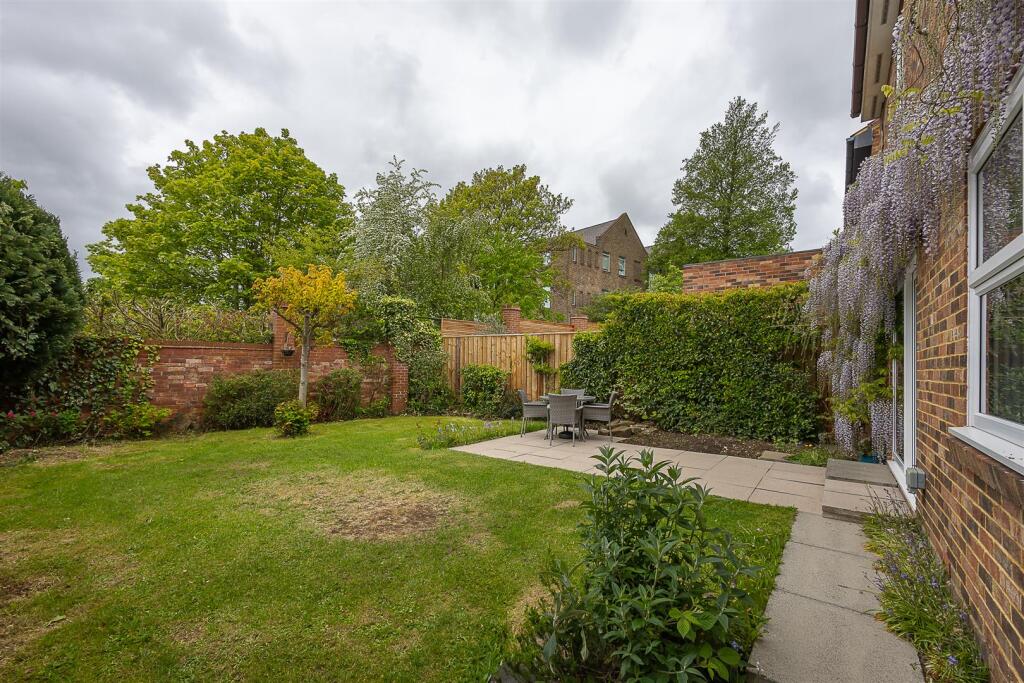 Victoria Mews, Jesmond Vale, Newcastle upon Tyne photo 4