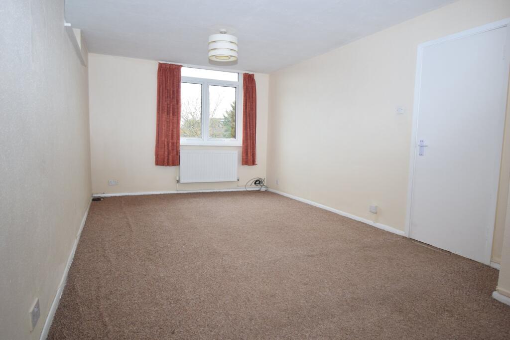 Apartment in Reading - View 5