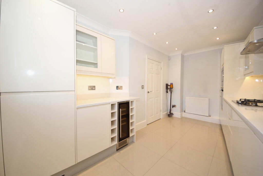 House in London - View 5