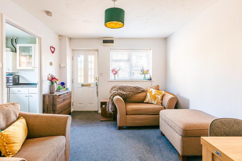 Montrose Drive, Warmley, Bristol photo 2