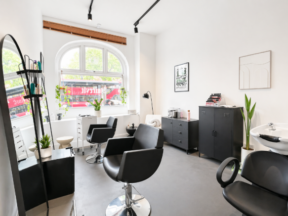 Large Beauty Room
