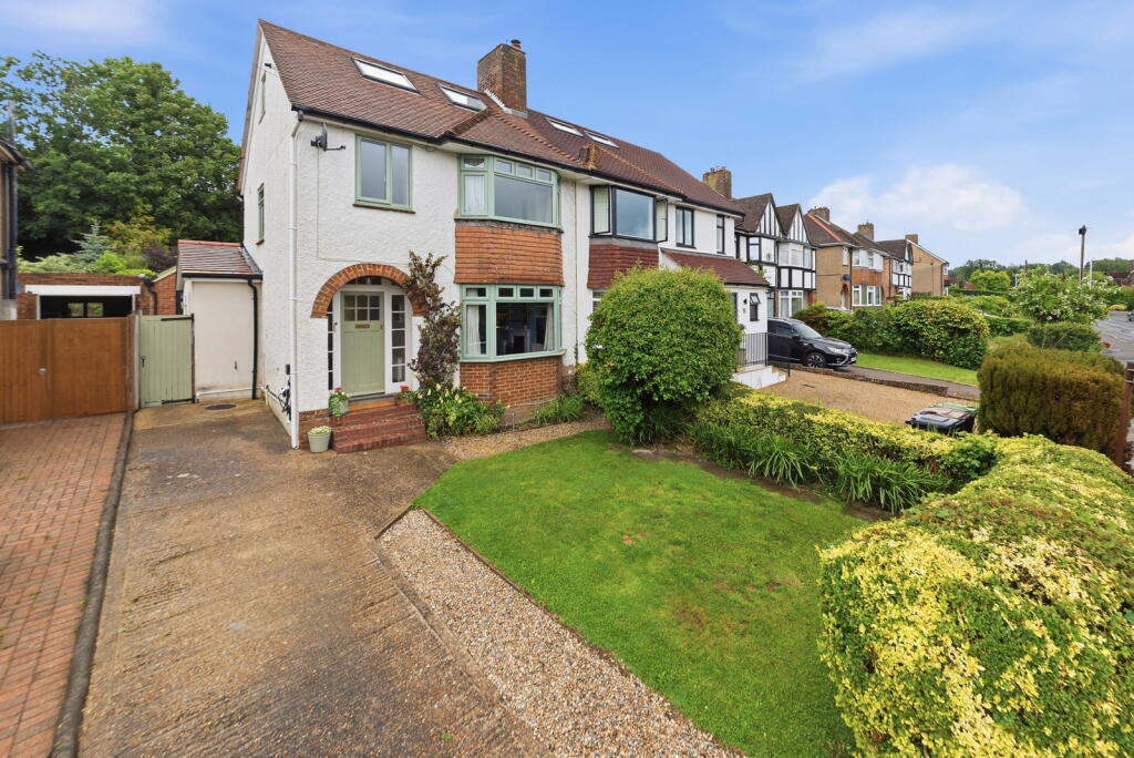 Main image of property: Farmcombe Road, Tunbridge Wells, TN2 5DE