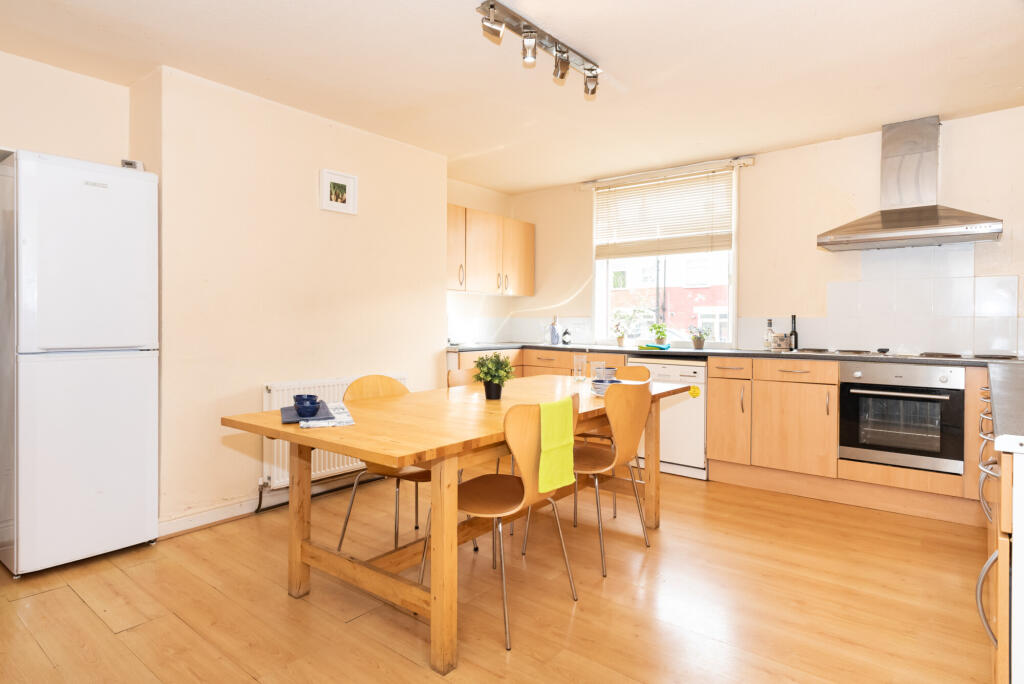 Main image of property: 26 Manor Terrace, Headingley, Leeds, LS6 1BU