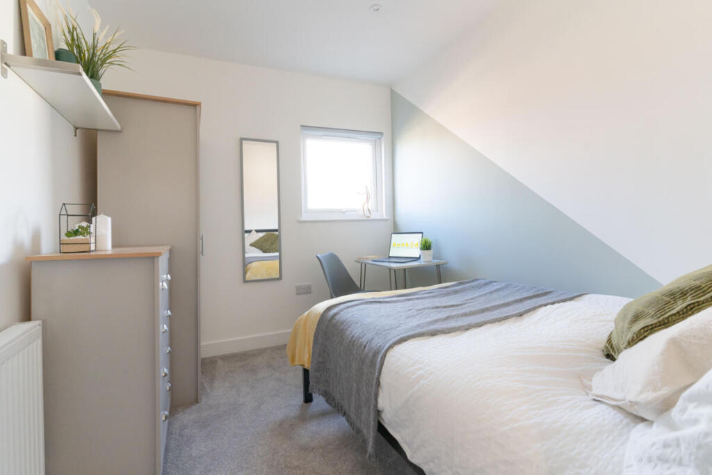 House in Portsmouth - View 4