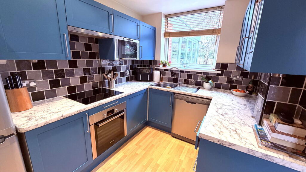 Eastfield Drive, Longton, PR4 5ND photo 2