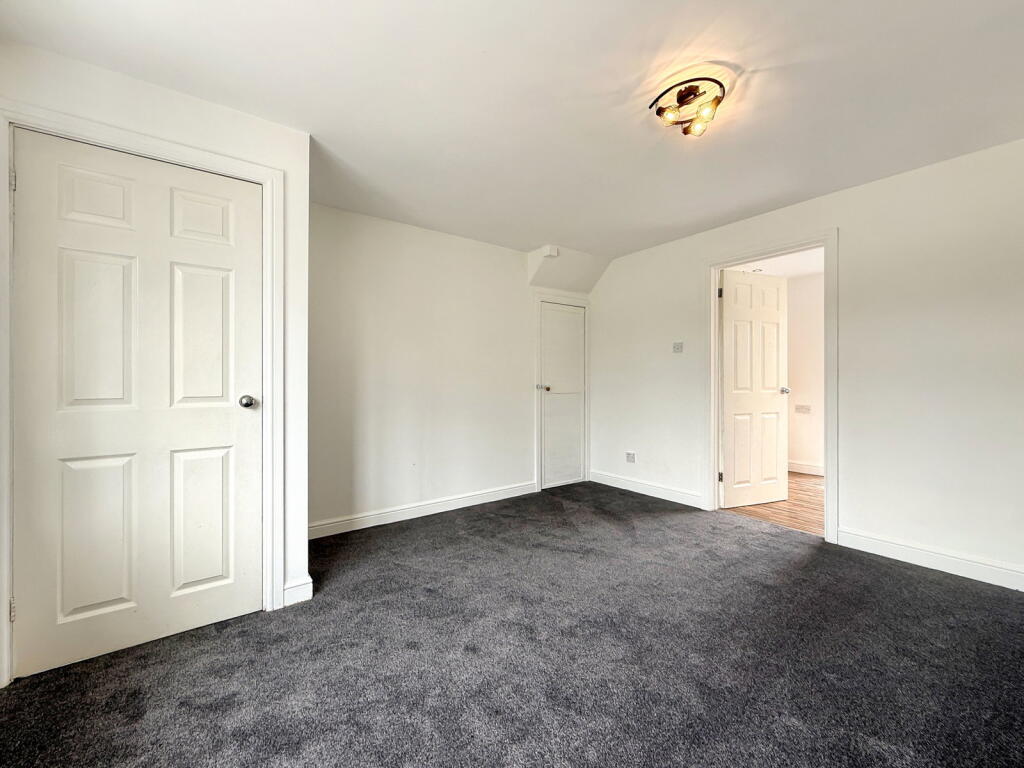 House in Melksham - More