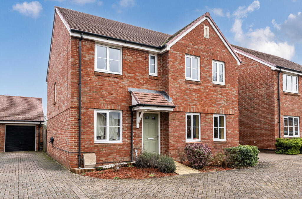 Main image of property: Baddesley Close, North Baddesley, Southampton, Hampshire, SO52