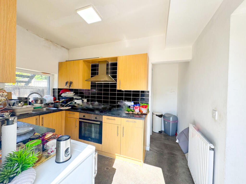 Apartment in Southend-on-Sea, Essex - View 4