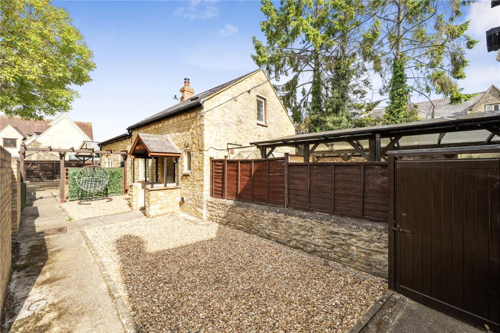 Chase Park Road, Yardley Hastings, Northampton, Northamptonshire, NN7 photo 3