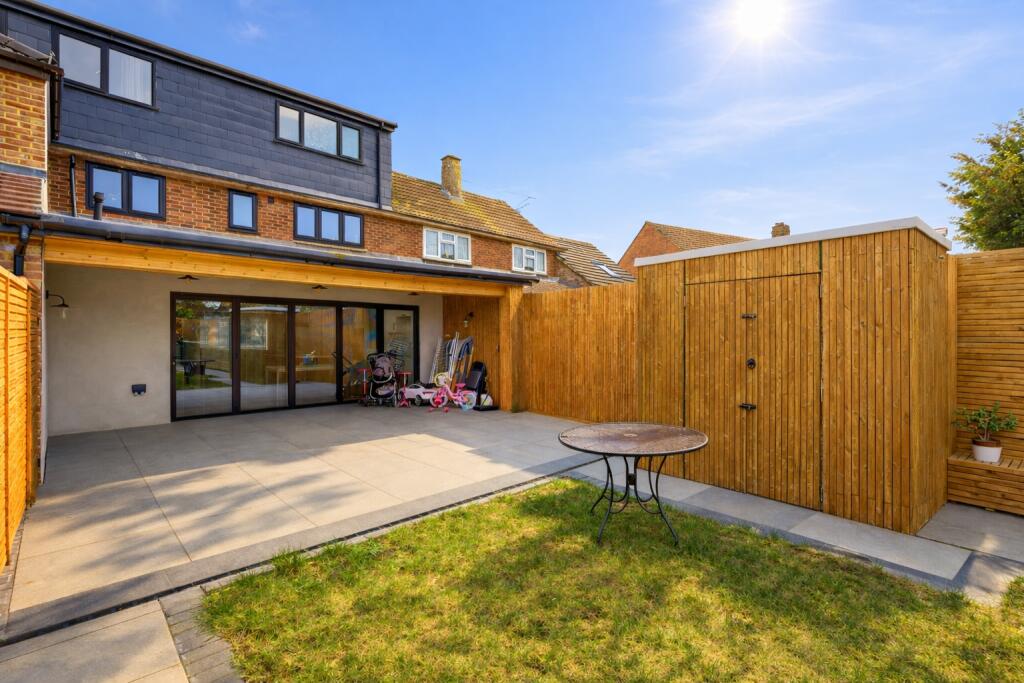 Additional image 19 of Meadway, Colney Heath, St. Albans, Hertfordshire, AL4