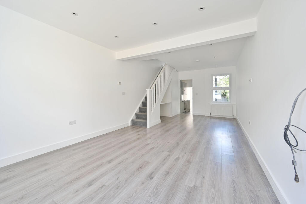 House in Watford - View 2