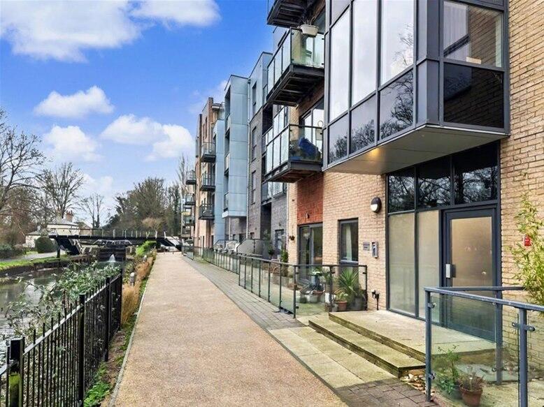 Main image of property: Blackwell House, The Embankment, Hemel Hempstead, HP3