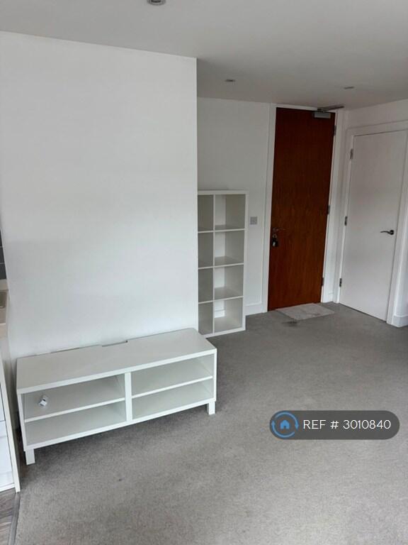 Apartment in Birmingham, West Midlands - View 5