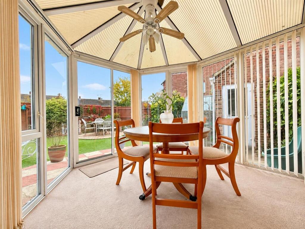 House in Chelmsford, Boreham - More