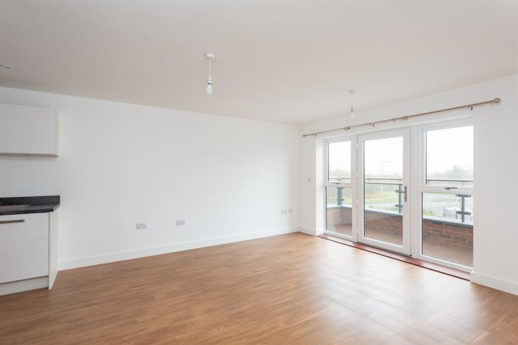 Apartment in Milton Keynes - View 3