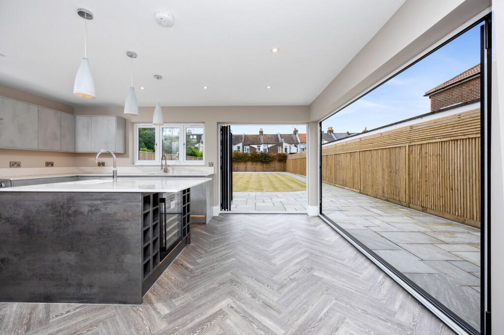 House in Worthing, West Sussex - View 4