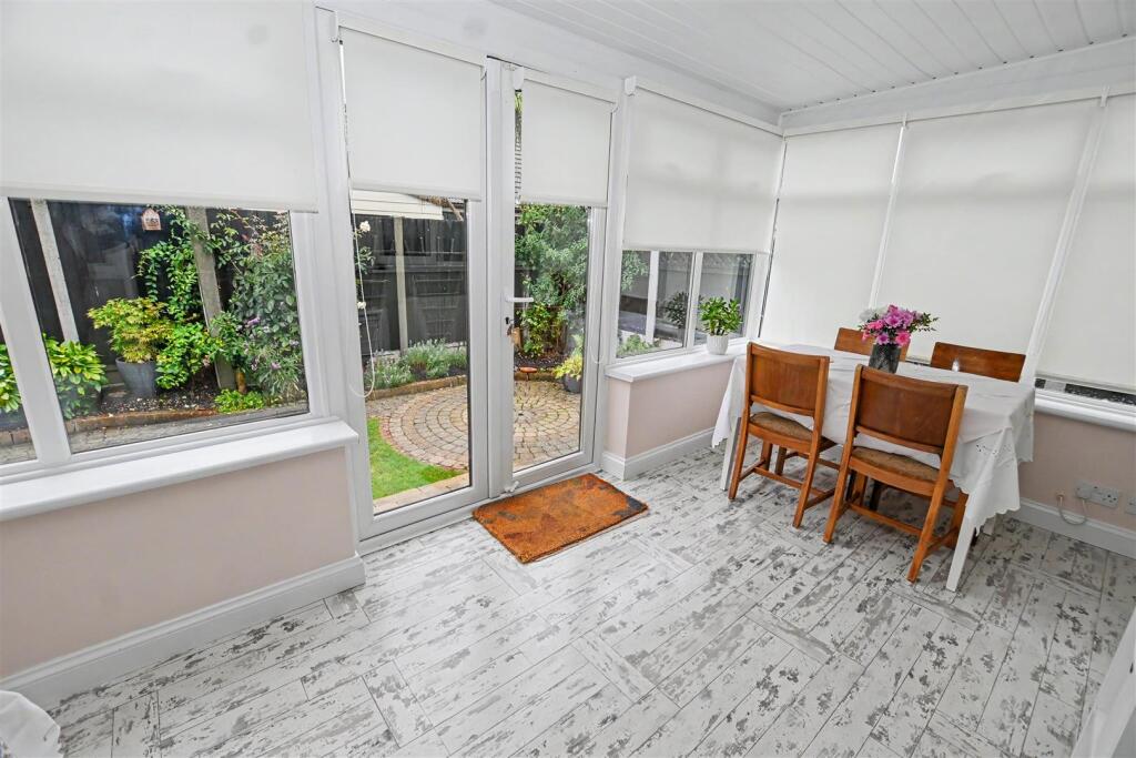 House in Castle Point, Canvey Island - View 5