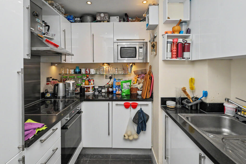 Apartment in Watford - View 4