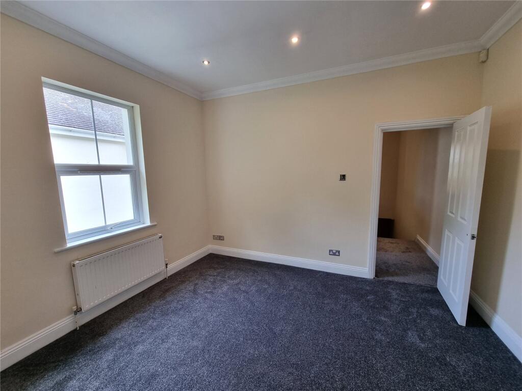 Brambletye Park Road, Redhill, Surrey, RH1 - View 6
