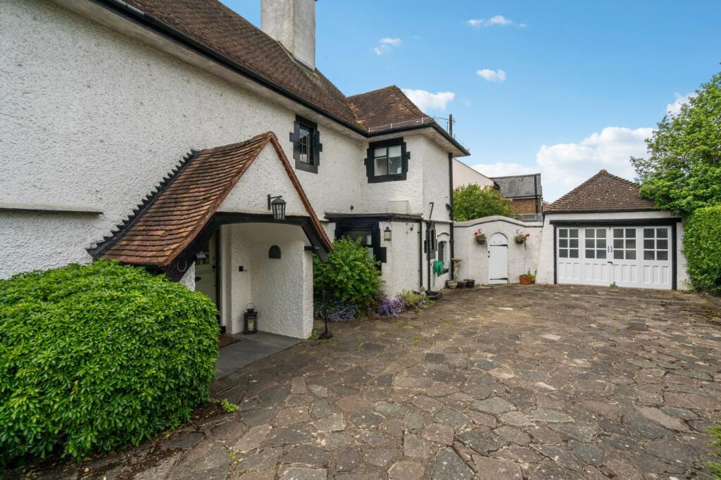 Main image of property: 170 Merry Hill Road, Bushey, WD23