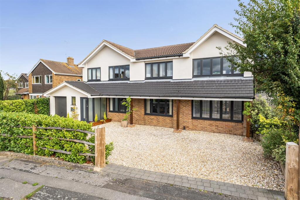 Main image of property: Wren Close, Yateley, Hampshire