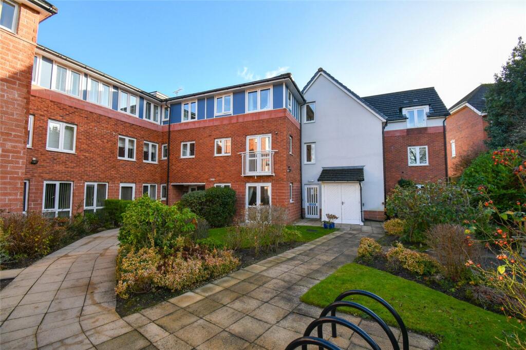 1-bed flat on Telegraph Road, Heswall, Wirral, £135,000