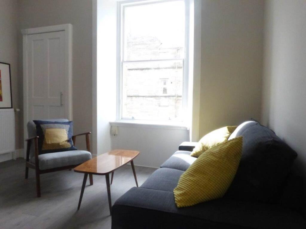 Apartment in Edinburgh - View 3