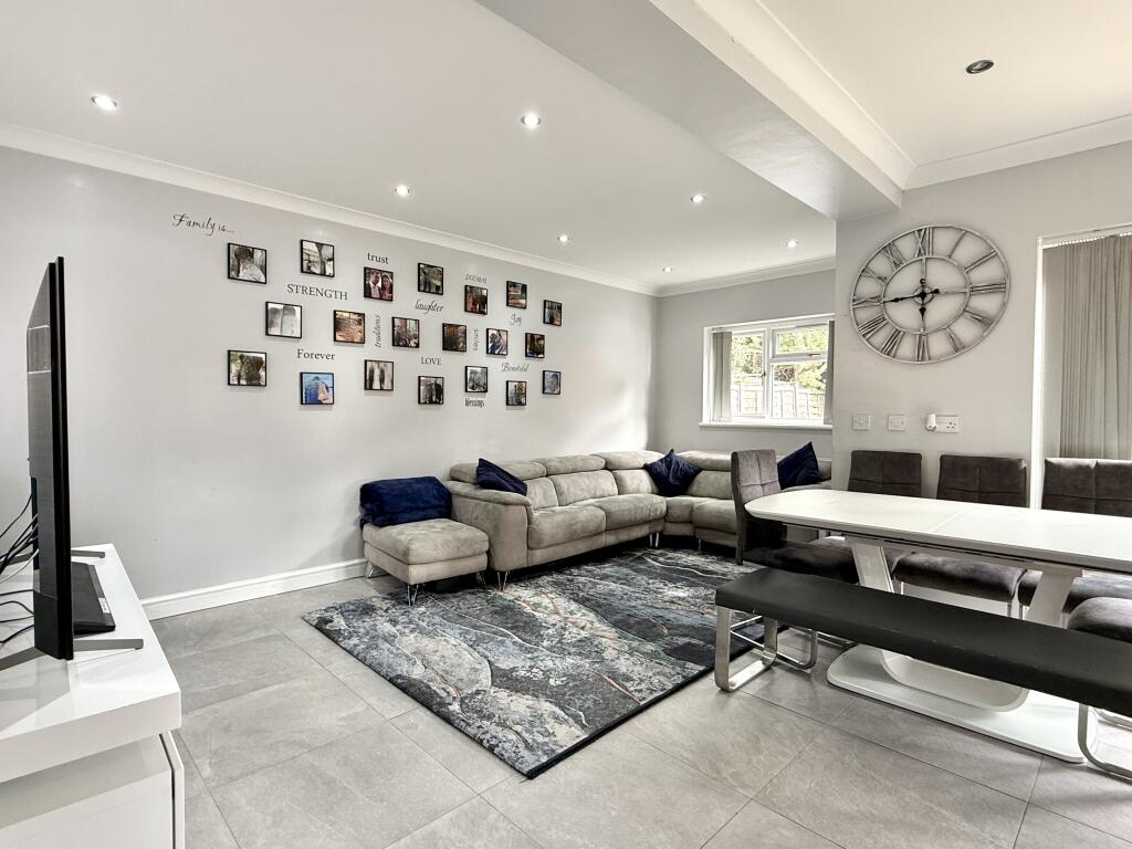 House in Stratford-on-Avon, Stratford-upon-Avon - View 3