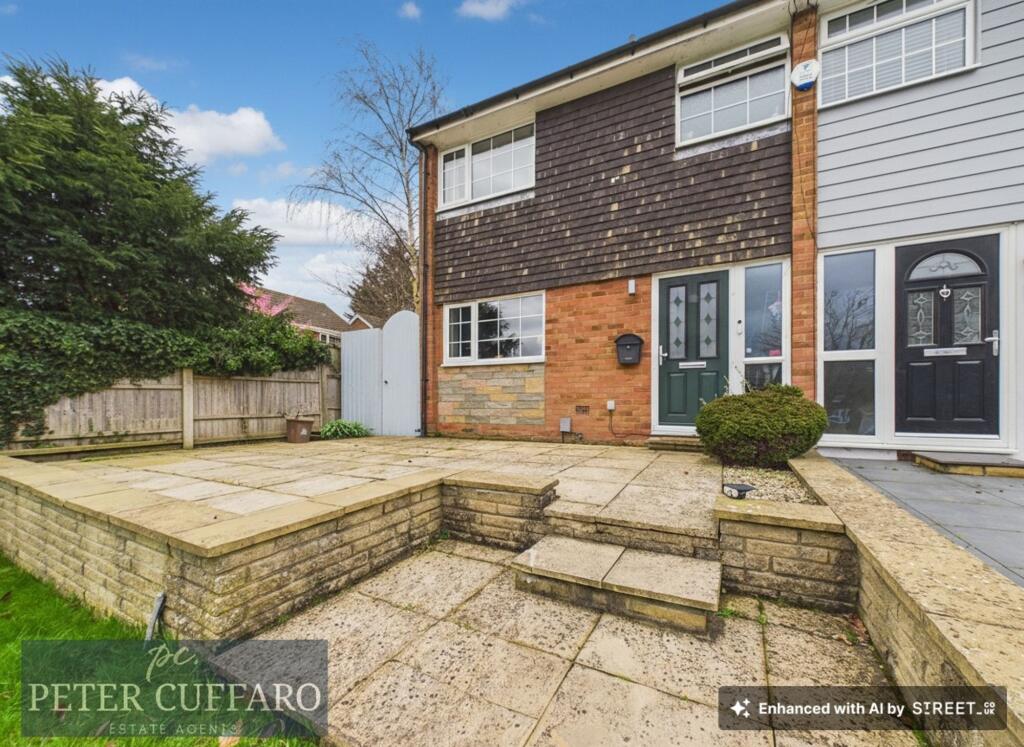 Main image of property: Lilliards Close, Hoddesdon, EN11