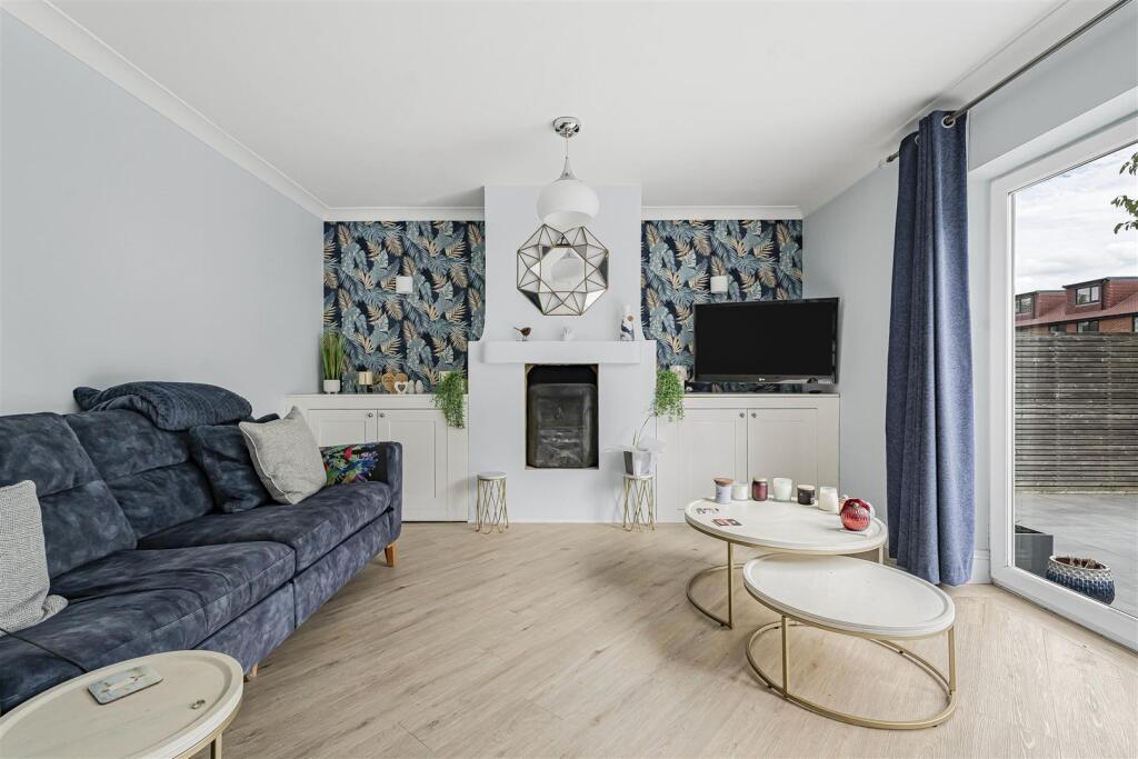 House in Slough - View 2