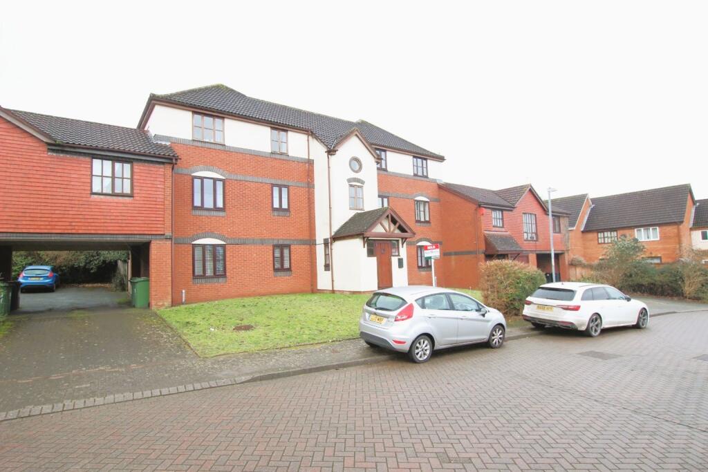 Main image of property: Vetch Field Avenue, Lyppard Bourne, Worcester, WR4 0PA